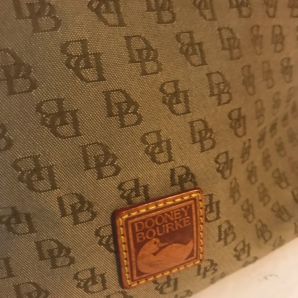 VTG DOONEY & BOURKE BEIGE AND TAN LEATHER TRIM - Picture 3 of 9